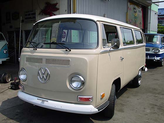 '70 VW T-2 EARLY LATE BUS