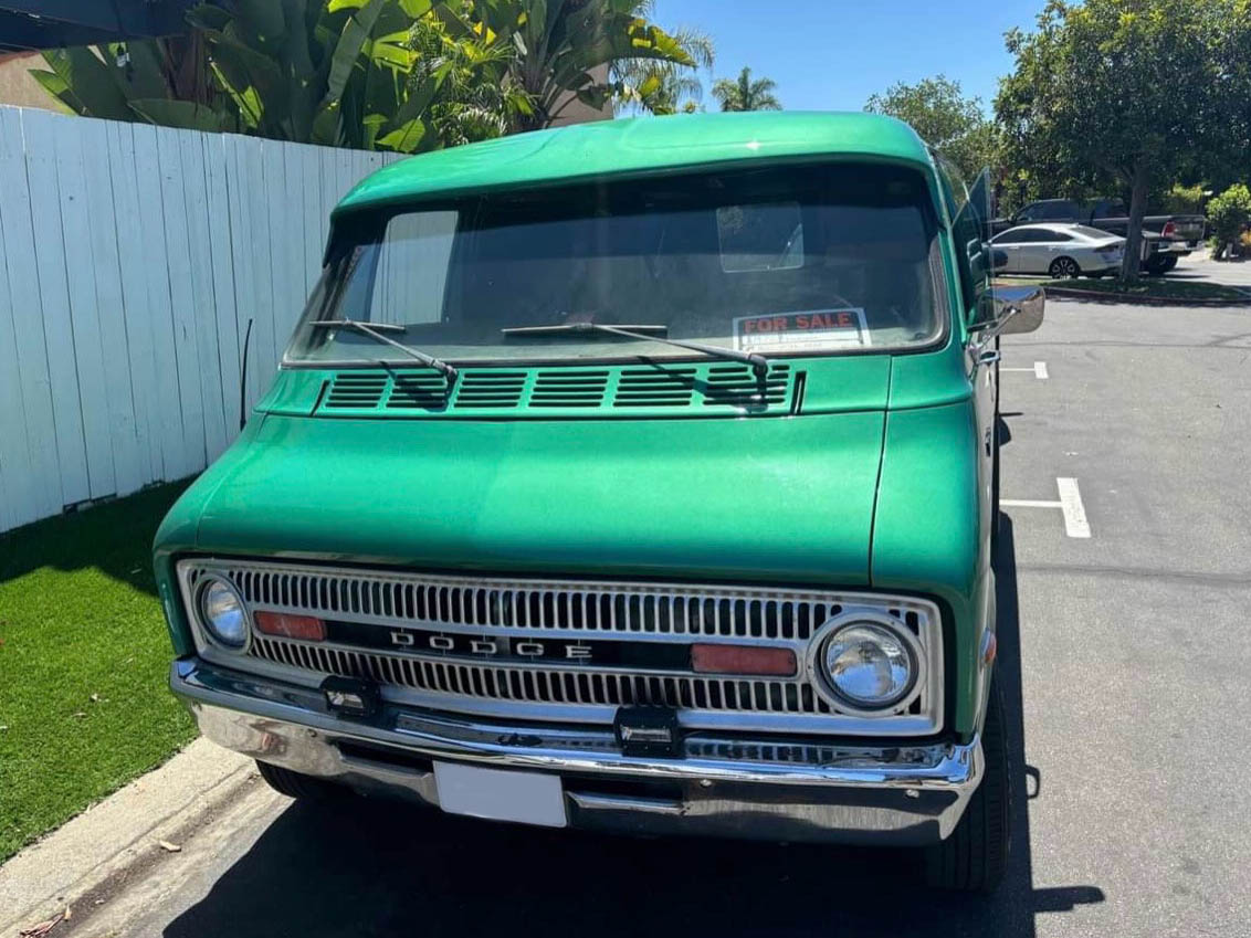 Dodge B100